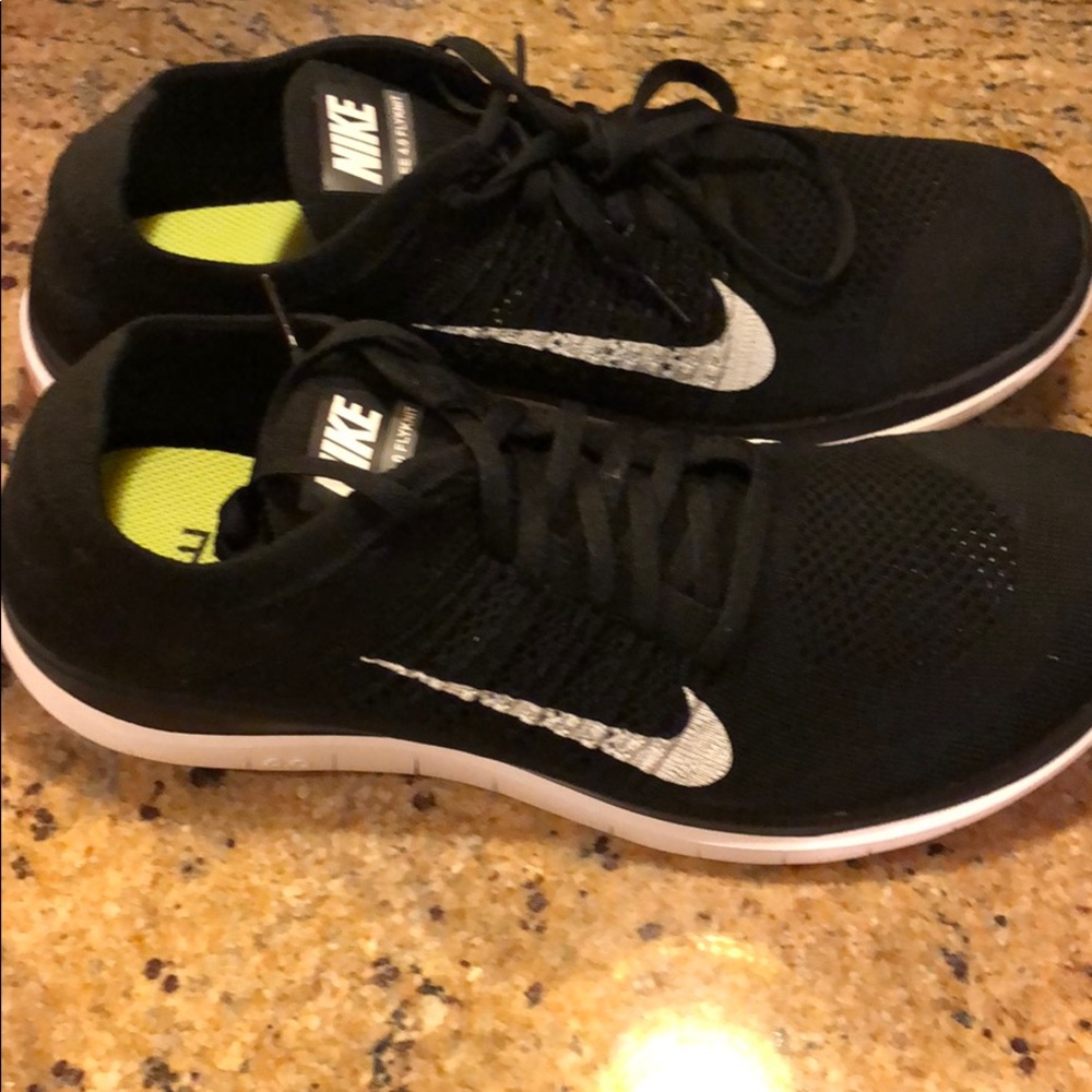 NIB Men’s Nike Free 4.0 Flyknit sneakers